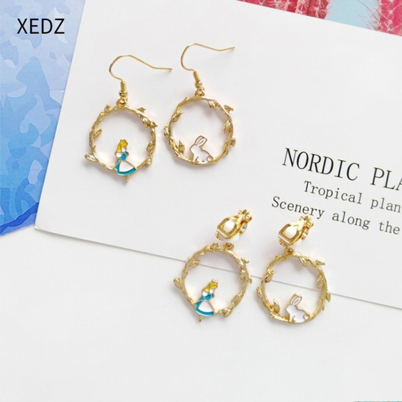 Jewelry - 🐰Alice in Wonderland Hoop Clip On Earrings
